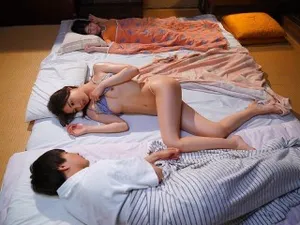 Dâm đãng tột độ, ghệ bắn nước đái tung toé