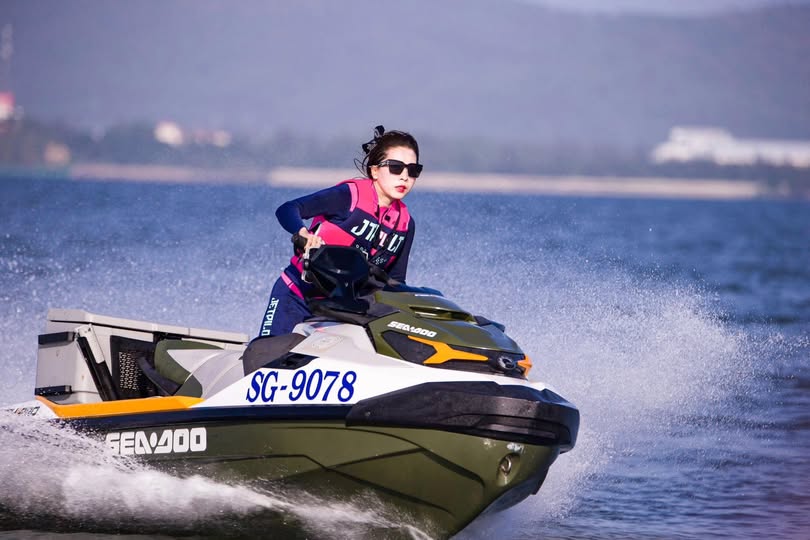AED-205,AED-205 Loạn luân: Xuất tinh vào âm đạo của bà mẹ năm mươi tuổi Rumi Amano